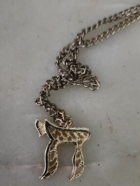Gold Tone Chai Pendant Necklace